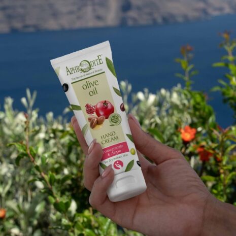 youthful-radiance-hand-cream-with-argan-pomegranate-in-hand Aphrodite Hand Cream with Pomegranate and Argan Oil Key Ingredients